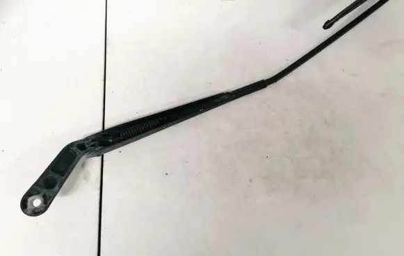 Skoda Octavia Mk1 (1U) Front wiper blade arm 1j1955410 183328
