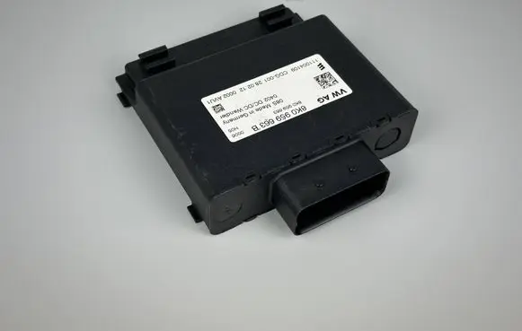 Volkswagen Touareg II Voltage converter/converter module 8K0959663B 8K0959663 111004109