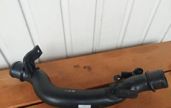 Peugeot 508 Engine coolant pipe/hose 9807627980
