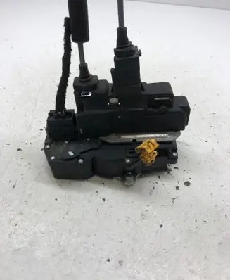 Chevrolet Captiva Rear door lock