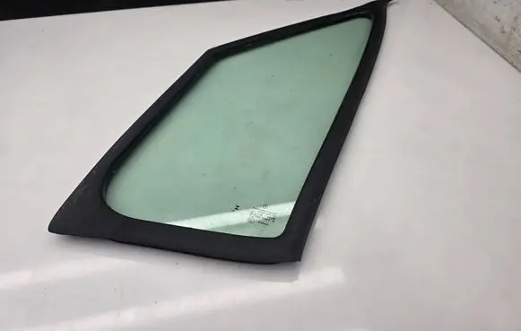 Mercedes-Benz Sprinter W907 W910 Front door vent window glass four-door 43R00390 E000233 ESG72WDG