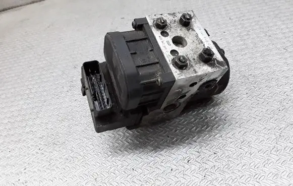 Audi A4 S4 B5 8D ABS Pump 0265216559 8E0614111AB