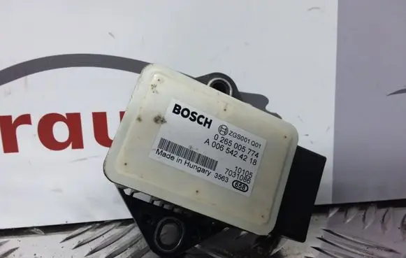 Mercedes-Benz Sprinter W906 Yaw turn rate sensor A0065424218 0265005774