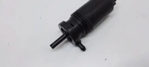 Volvo V70 Windscreen/windshield washer pump 1013229