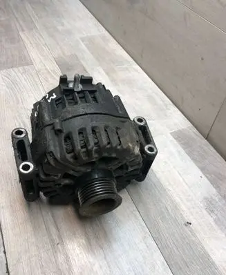 Mercedes-Benz C W204 Generator/alternator A0009067702 FG18S128 2618188A
