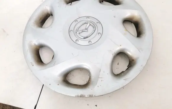 Mazda 3 I R14 wheel hub/cap/trim 