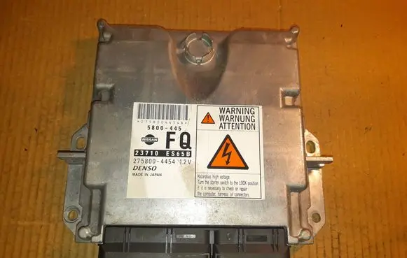 Nissan X-Trail T30 Engine control unit/module 2758004454 5800445