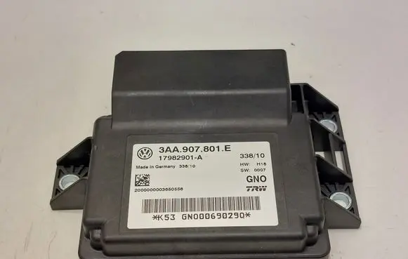 Volkswagen PASSAT CC Hand brake control module 3AA907801E