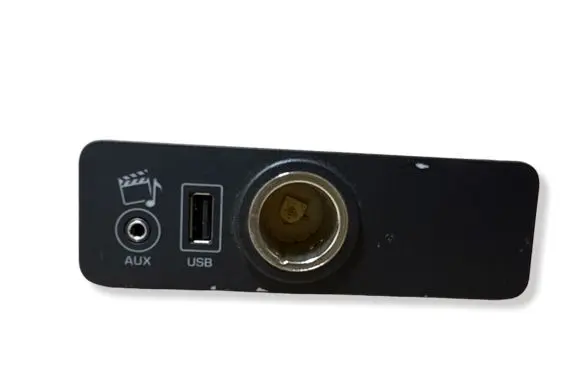 Jaguar XF X250 USB socket connector 28339197
