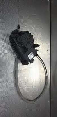 Volkswagen Sharan Sliding door lock 7N0843745