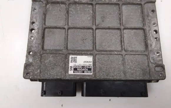 Toyota Auris 150 Engine control unit/module 8966102W60