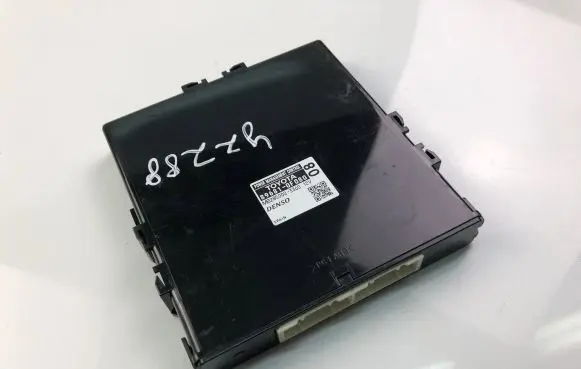 Toyota Avensis T250 Other control units/modules 896810F080
