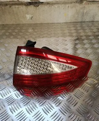 Ford Mondeo MK IV Rear/tail lights 7S7113404A