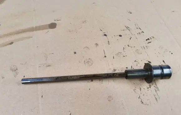 Audi A6 S6 C6 4F Oil pump balance shaft 059109341A