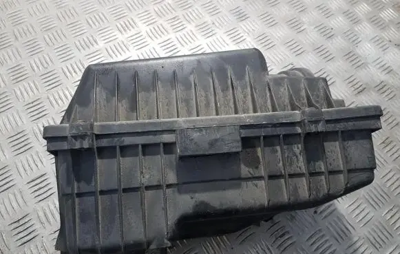 Peugeot 406 Air filter box 9629899480