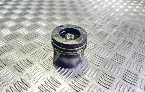 Piston