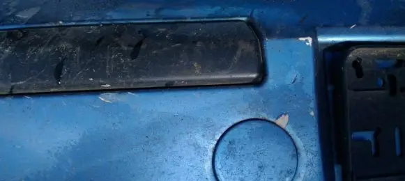 Ford Mondeo Mk III Front tow hook cap/cover melyna