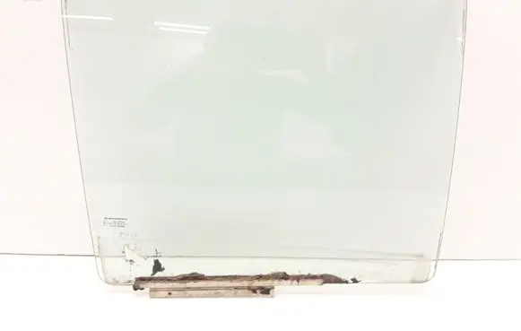 Suzuki Swift I Rear door window glass 43R00086 DOT50 M276