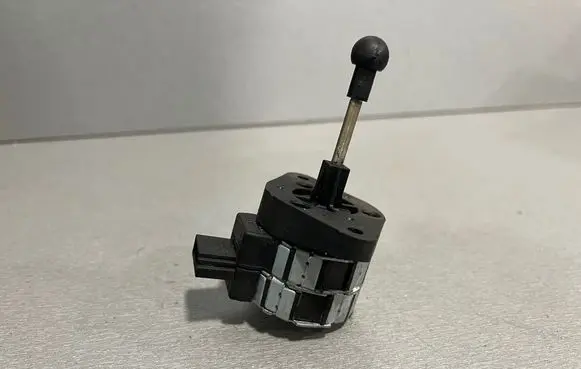 Headlight level adjustment motor
