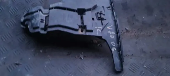 Volvo V70 Front bumper mounting bracket 08693182