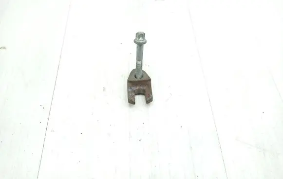 Ford Mondeo MK IV Fuel Injector clamp holder