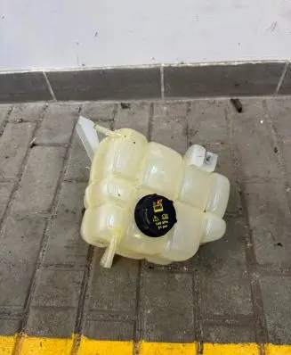 Ford Ranger Coolant expansion tank/reservoir JB3G8K218AA
