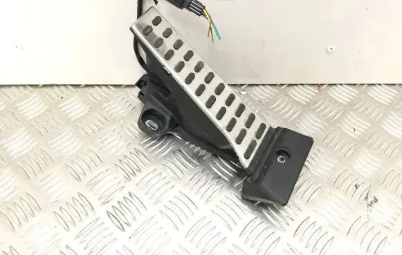 KIA Sportage Accelerator throttle pedal Q81