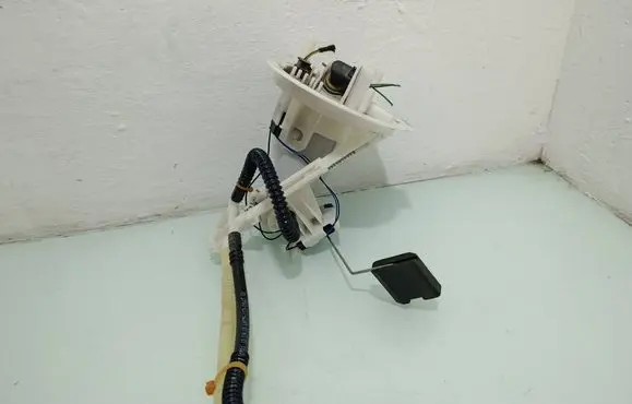 Mercedes-Benz C W204 Fuel level sensor A2124701394