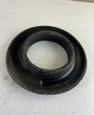 Dodge RAM 1500 DS Rear coil spring rubber mount 