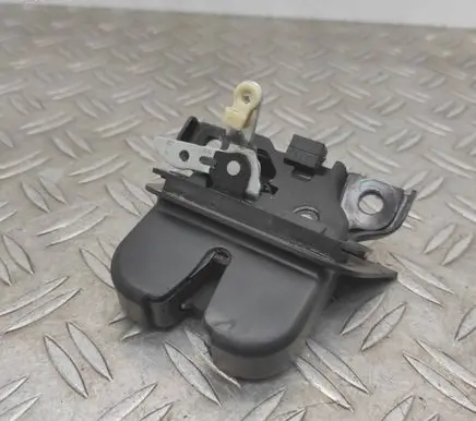 Audi A2 Tailgate/trunk/boot lock/catch/latch 8Z0827520