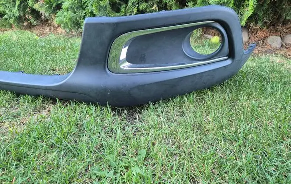 Front bumper lip