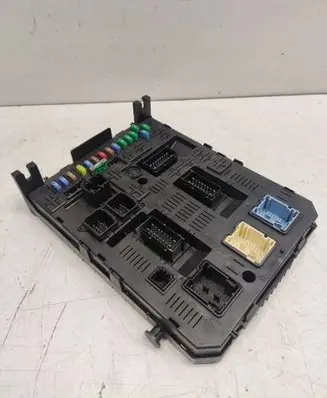Peugeot 807 Fuse module 9664059080 281208364 040006050