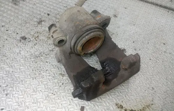 Volkswagen Polo Front brake caliper