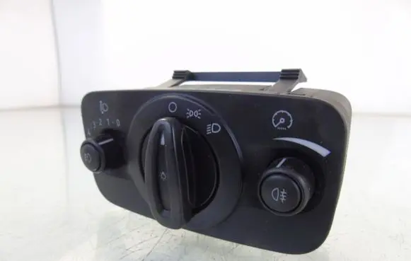 Ford C-MAX II Light switch AV6T13A024AB