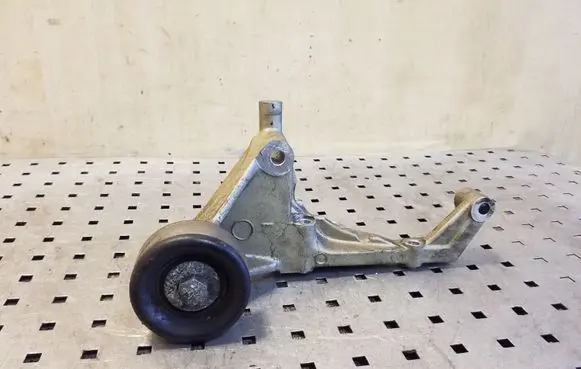 KIA Sportage Generator/alternator bracket 