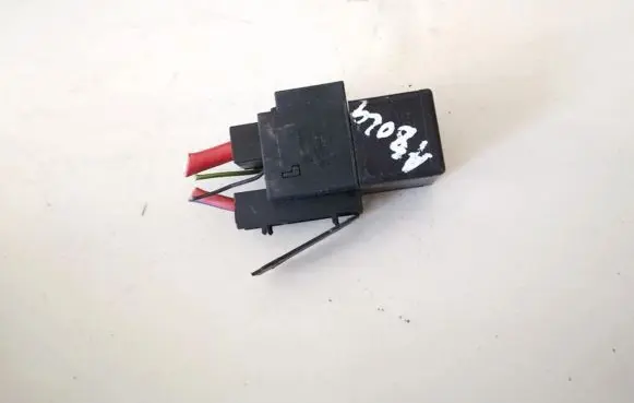 BMW 5 E39 Other relay 61368350358