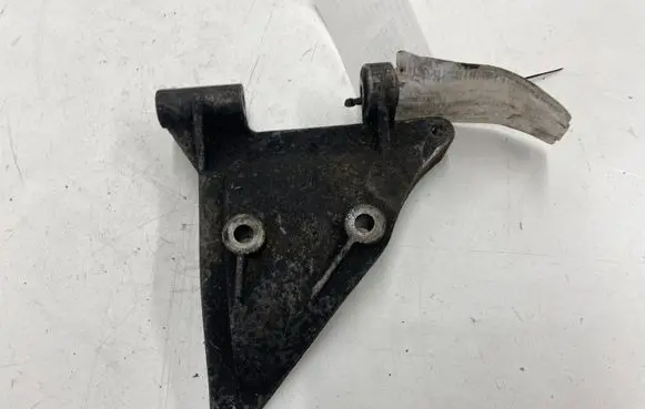 Audi A6 S6 C5 4B A/C compressor mount bracket 059260885F