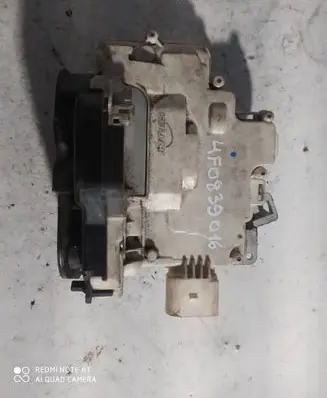 Audi A6 S6 C6 4F Rear door lock 4F0839016