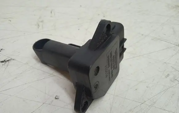 Volvo S70 V70 V70 XC Mass air flow meter 9202199