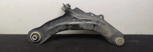 Renault Captur Front lower control arm/wishbone 162201253 545053170