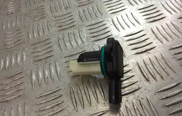 BMW X5 E70 Mass air flow meter 7593624