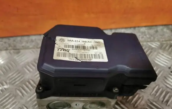 Volkswagen PASSAT CC ABS Pump 3AA614109M