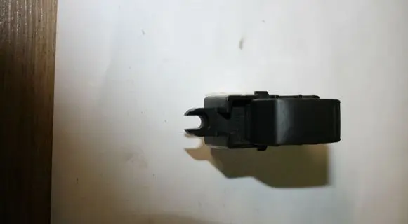 Nissan X-Trail T30 Electric window control switch