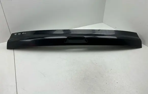 Tailgate trim