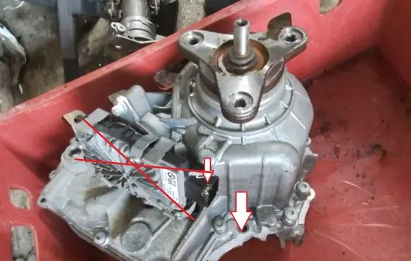 Gearbox transfer box case