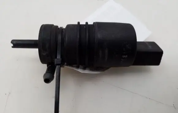 BMW 3 E46 Windscreen/windshield washer pump 8362154