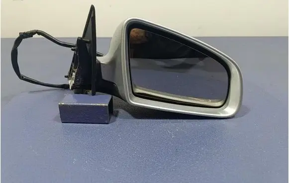 Audi A3 S3 A3 Sportback 8P Front door electric wing mirror