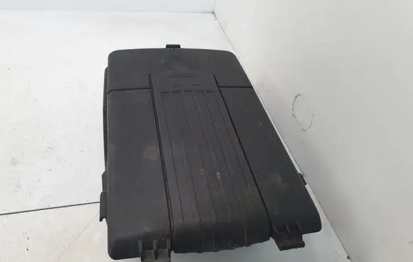 Volkswagen PASSAT B7 Battery box tray cover/lid 3C0915443 3C0915443A