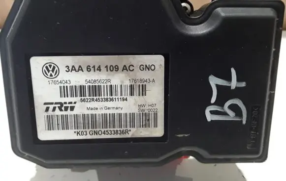 Volkswagen PASSAT B7 ABS Pump 3AA614109AC