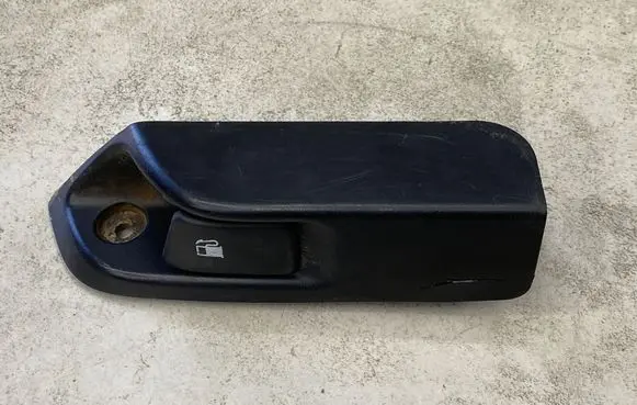 Toyota Prius (XW20) Fuel cap release pull handle 